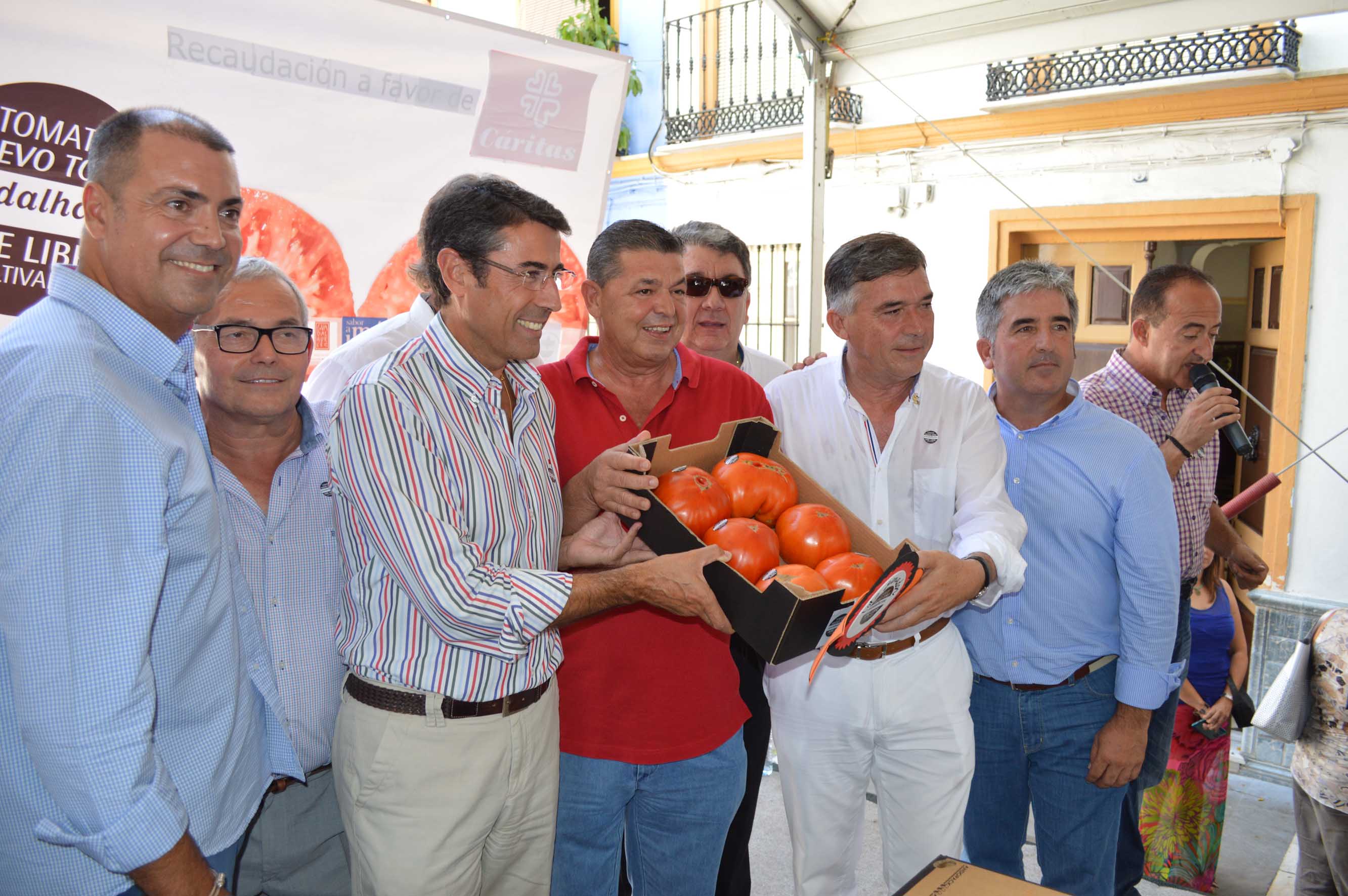 El mejor Tomate 2014 se subasta en Con por 620 euros